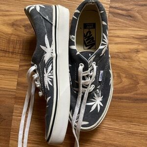 Size 7 Navy Blue Vans🌴